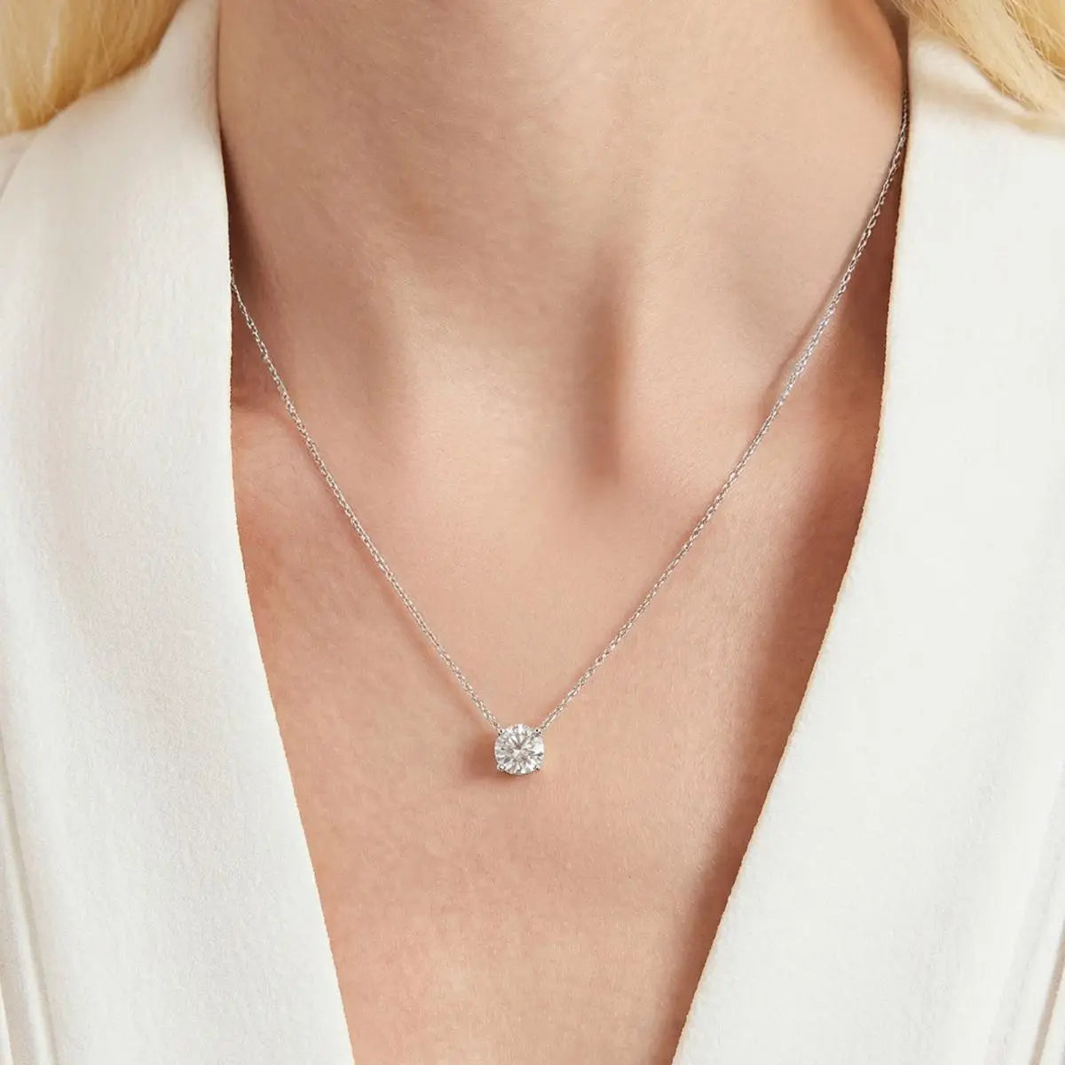 Colar Ponto de Luz Moissanite 8mm