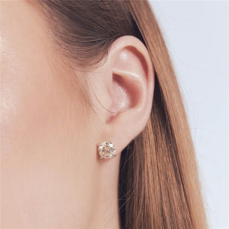 Brinco Ponto de Luz Moissanite 8mm